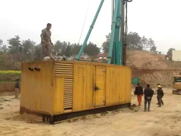 兰洋镇如何判断水冷式机油散热器密封件是否需要更换？